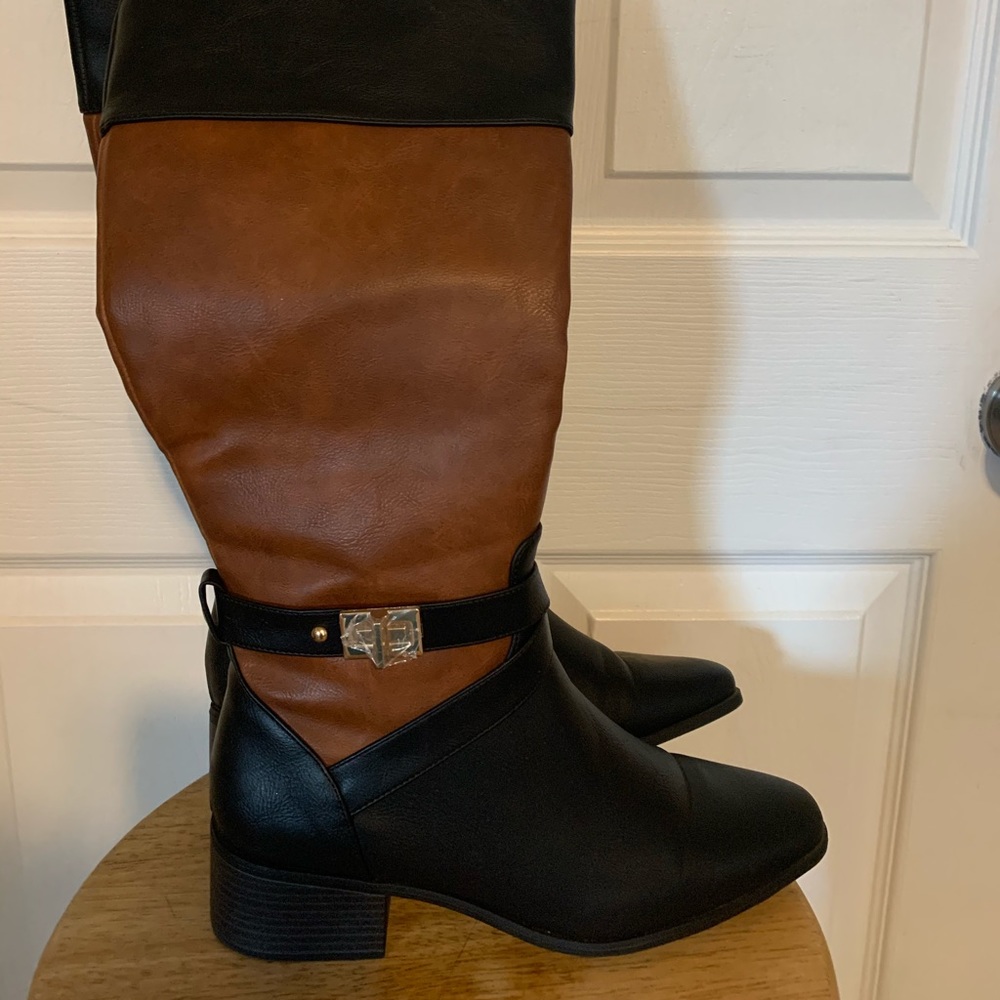 Boots 👢 - Picture 2 of 4